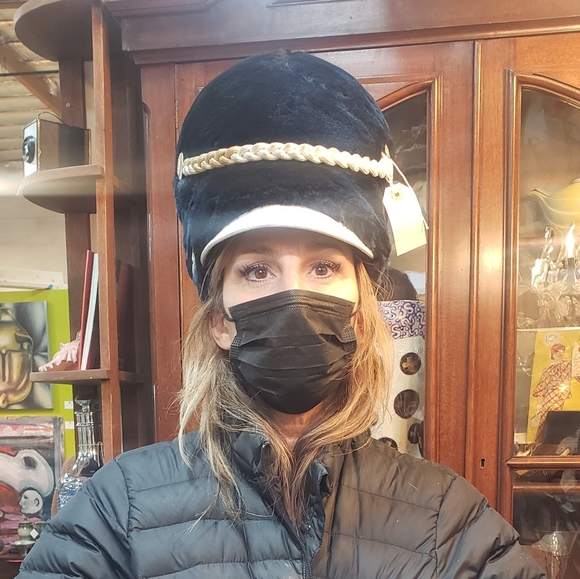 Meet your Posher, Gretchen - Picture 1 of 1